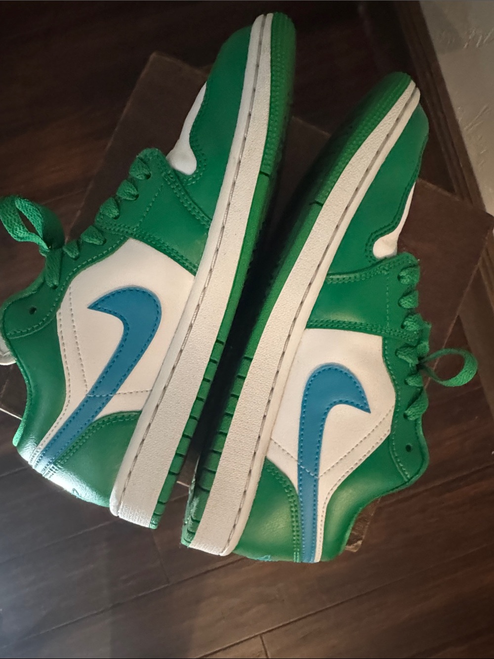Jordan Low Top Sneakers Green White Blue - Picture 4 of 4